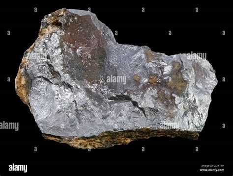  Ilmenite – En Oumbärlig Mineral för Titan och Järnproduktion!